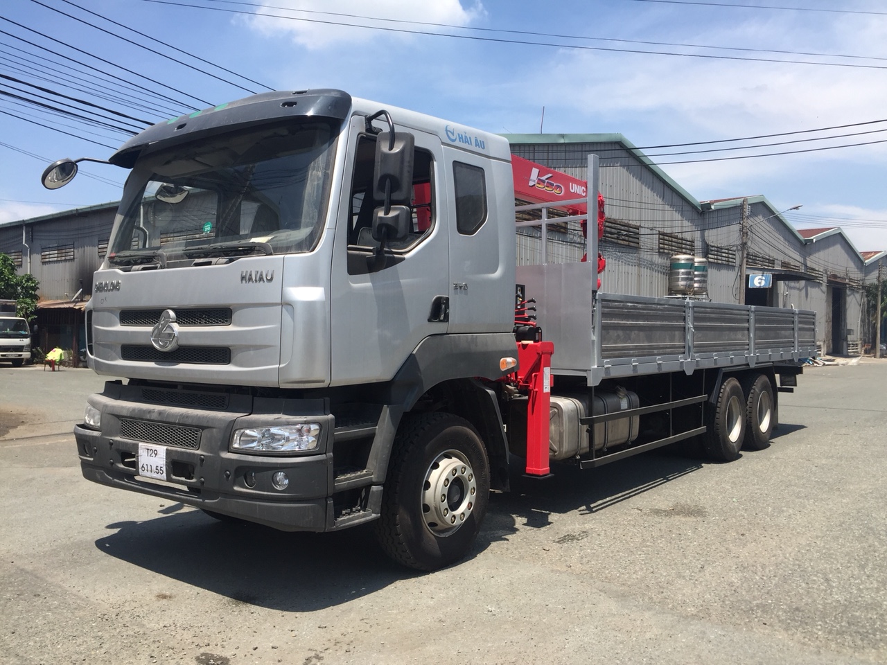 xe tải chenglong 3 chân gắn cẩu