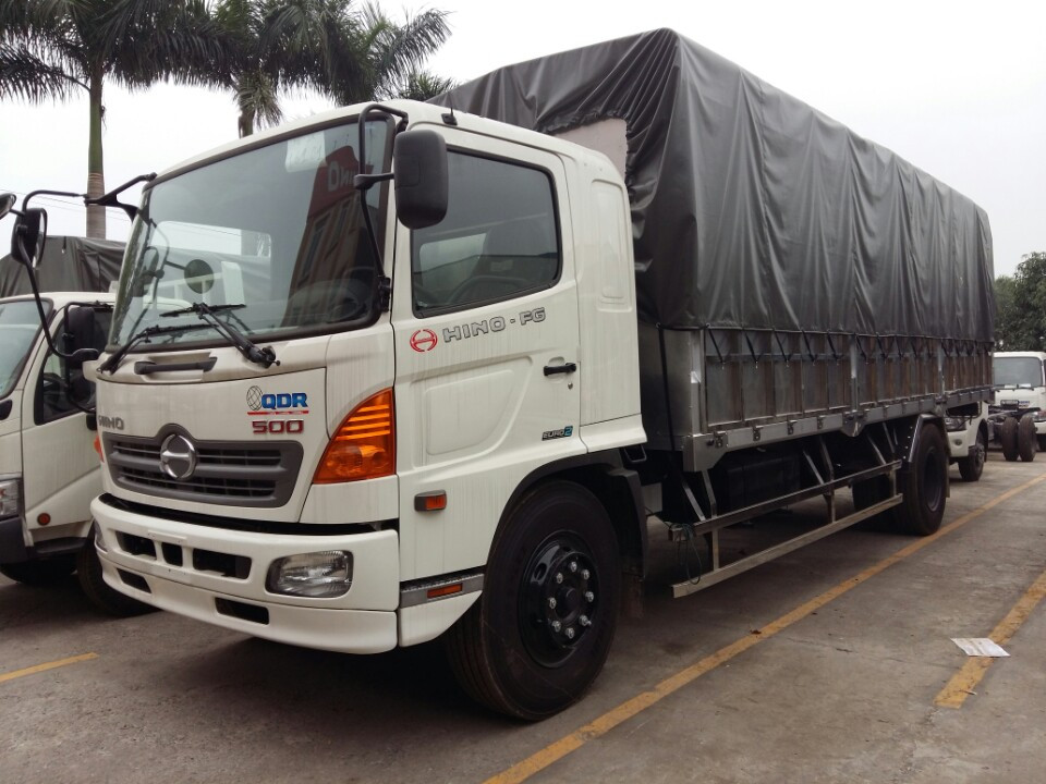 xe hino FG8JPSL thùng dài mui bat 8 tấn.