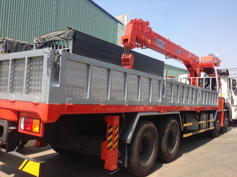 Xe tải gắn cẩu Hino fg 8 tấn cẩu unic