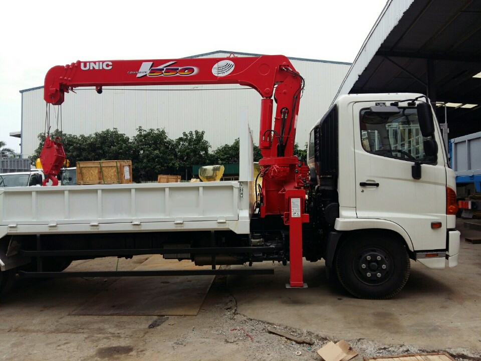 Xe tải cẩu isuzu 6.2 tấn gắn cẩu unic